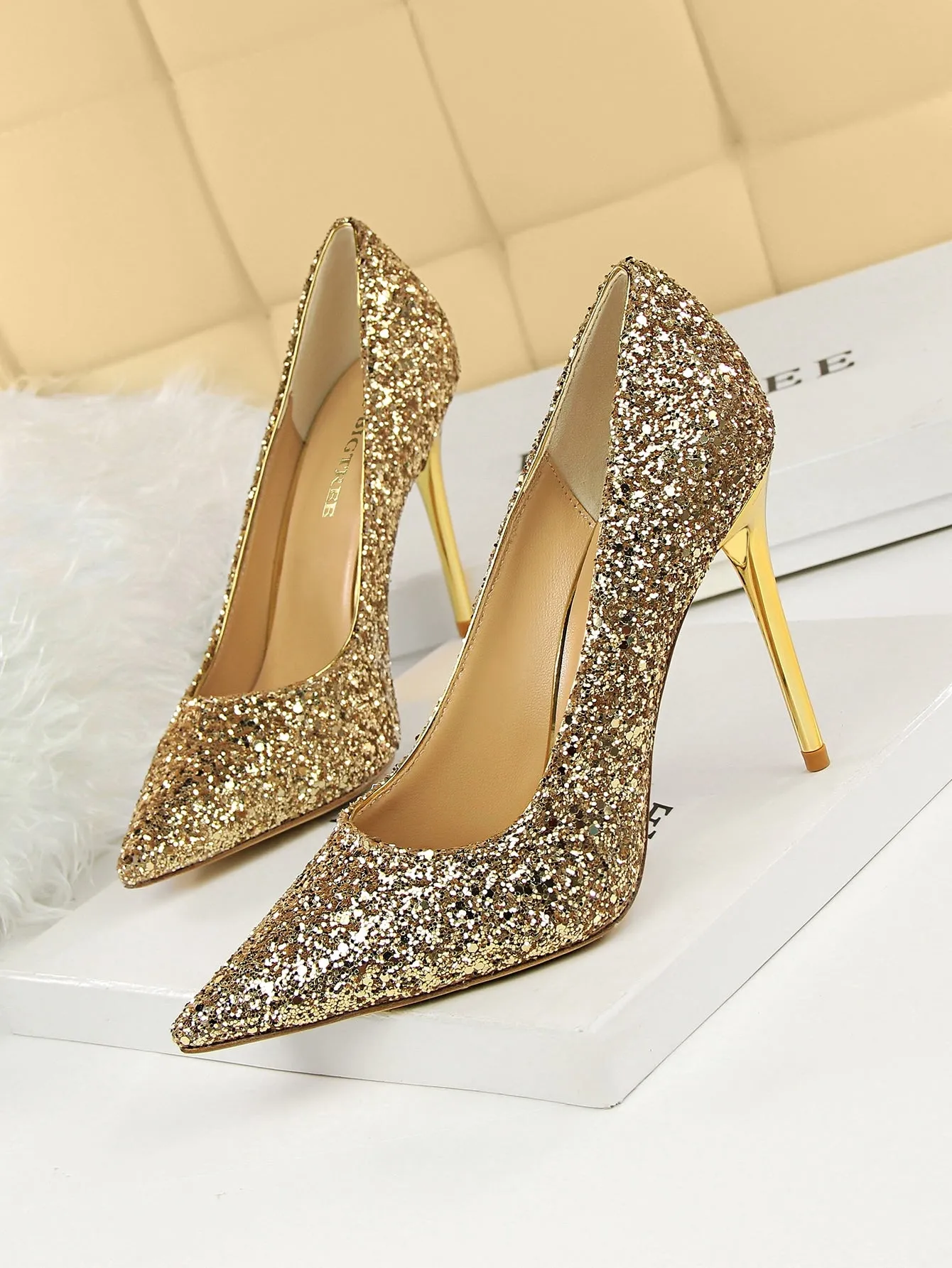 Glitter Decor Stiletto Court Pumps