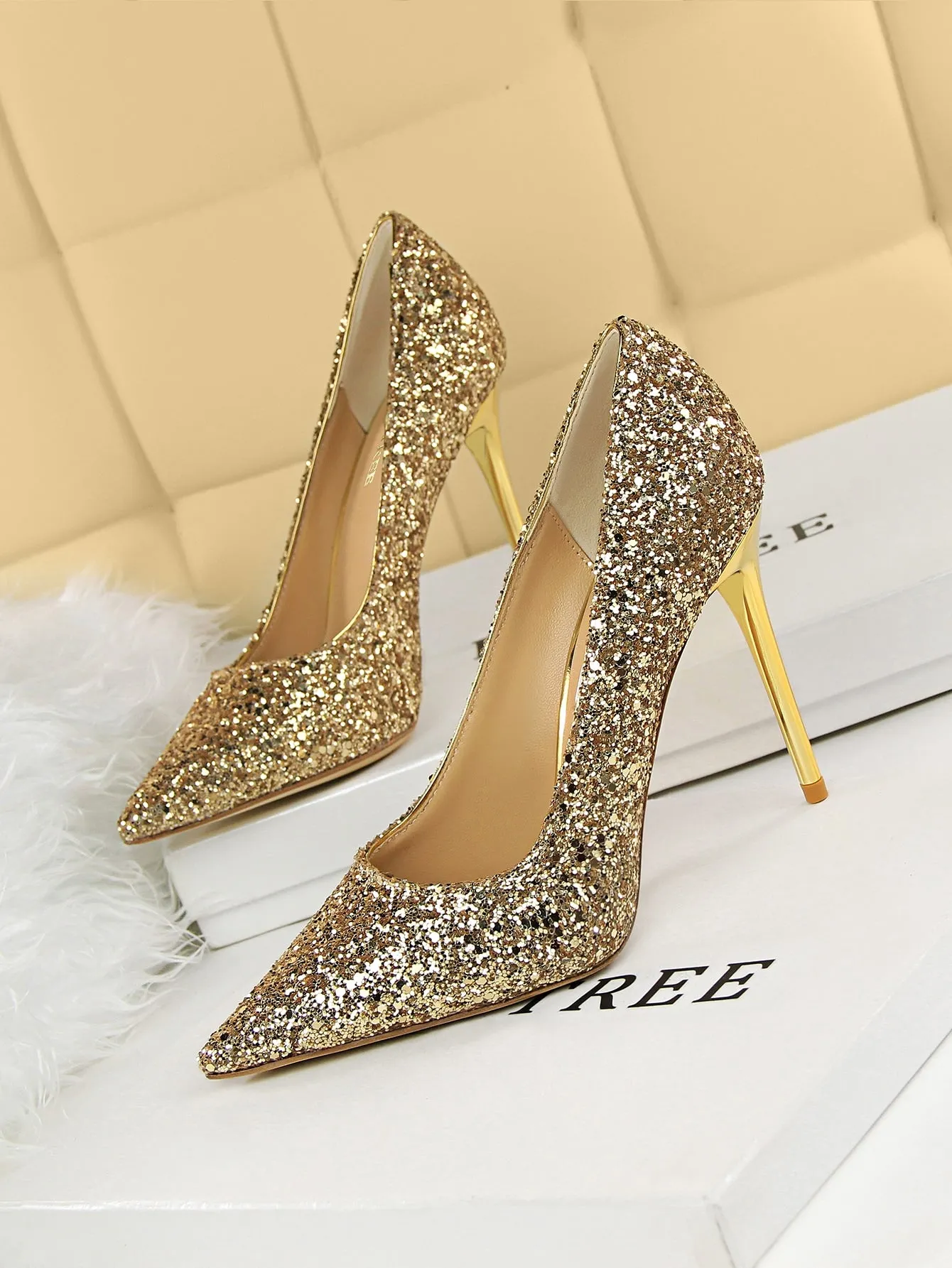 Glitter Decor Stiletto Court Pumps