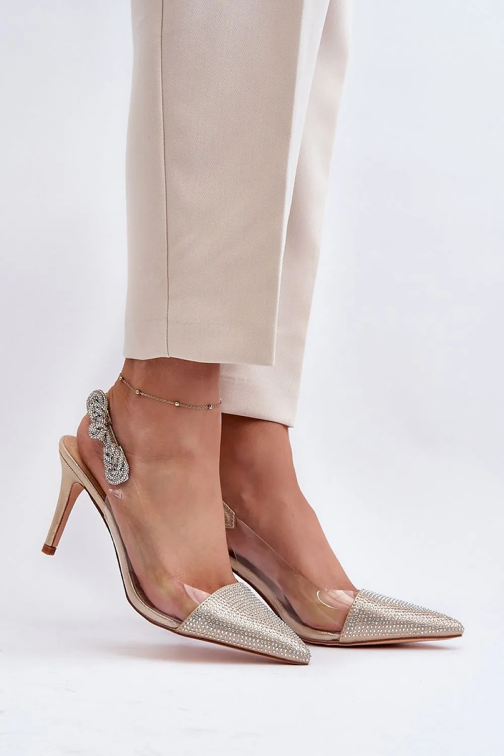 High heels model Step in style