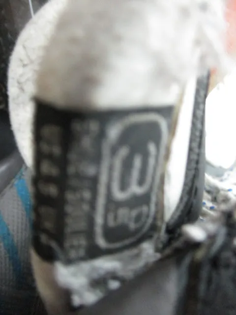 Used Bauer 190 Junior Hockey Skates Size 3.5